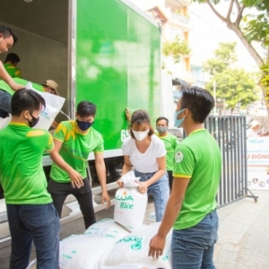 Gạo Hoa Lúa đồng hành cùng Nghệ sĩ Kim Tuyến lấp đầy “ATM gạo” nghĩa tình