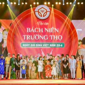 HƠN 1350 NGƯỜI CÙNG THƯỞNG THỨC CƠM NIÊU HOA LÚA